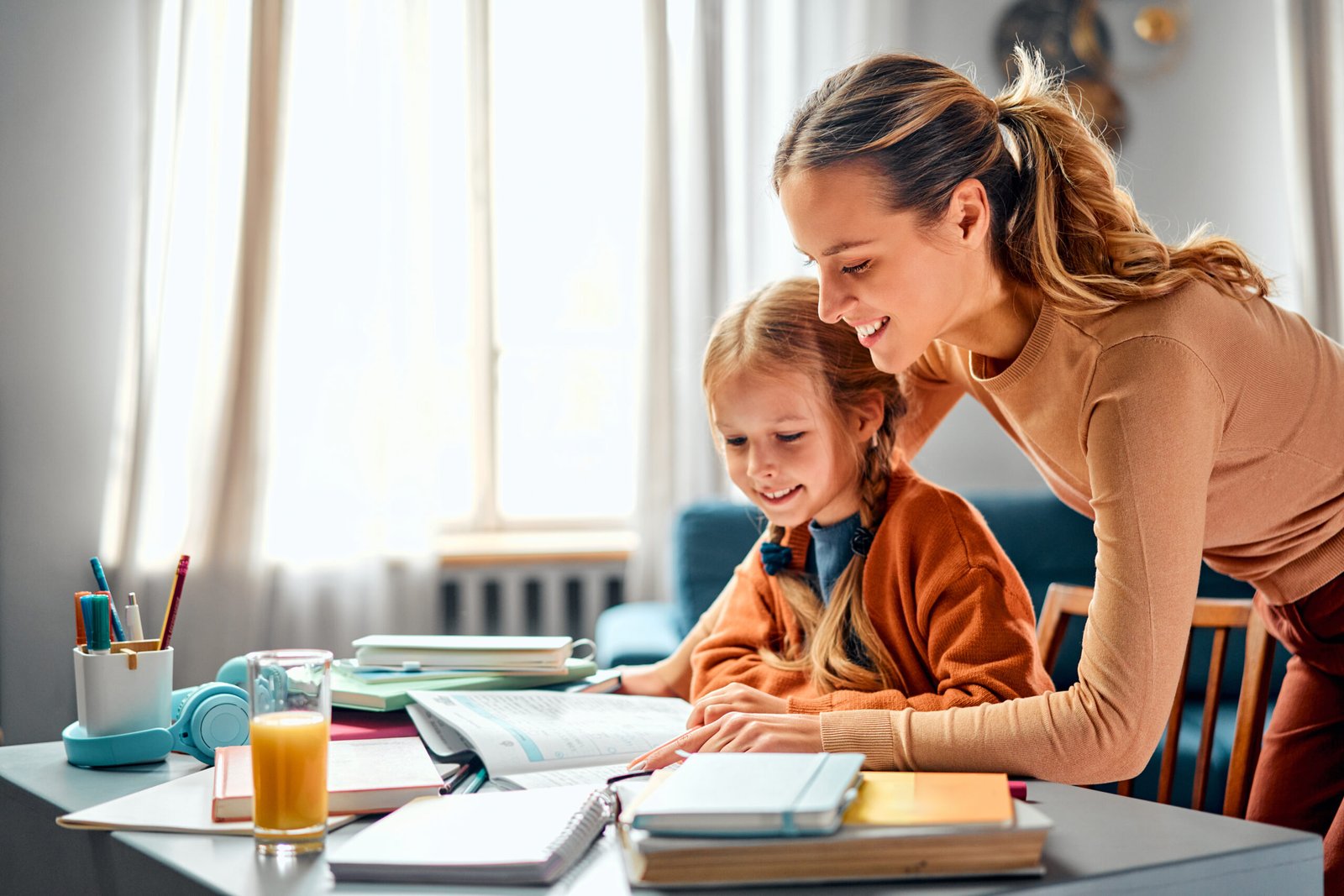 Cultivating Growth: The Power of Regular Communication Between Tutors and Parents